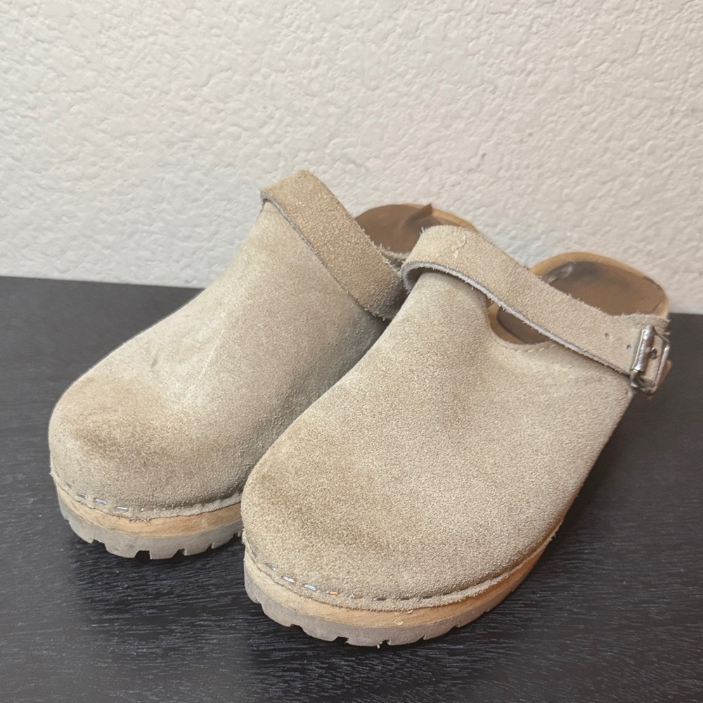 MIA Alma‎ Clogs in Taupe Suede Size 8